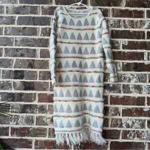 Girls Fuzzy Sweater Dress Gray Triangle Pattern Fringe Hem Longsleeve sz 8-9
